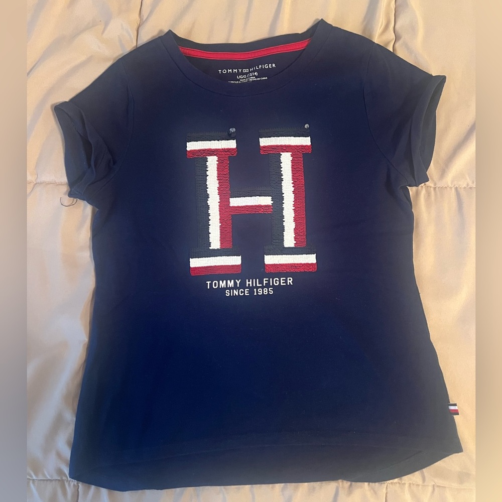 Tommy Hilfiger Kids T-Shirt in Navy with Red and White Logo